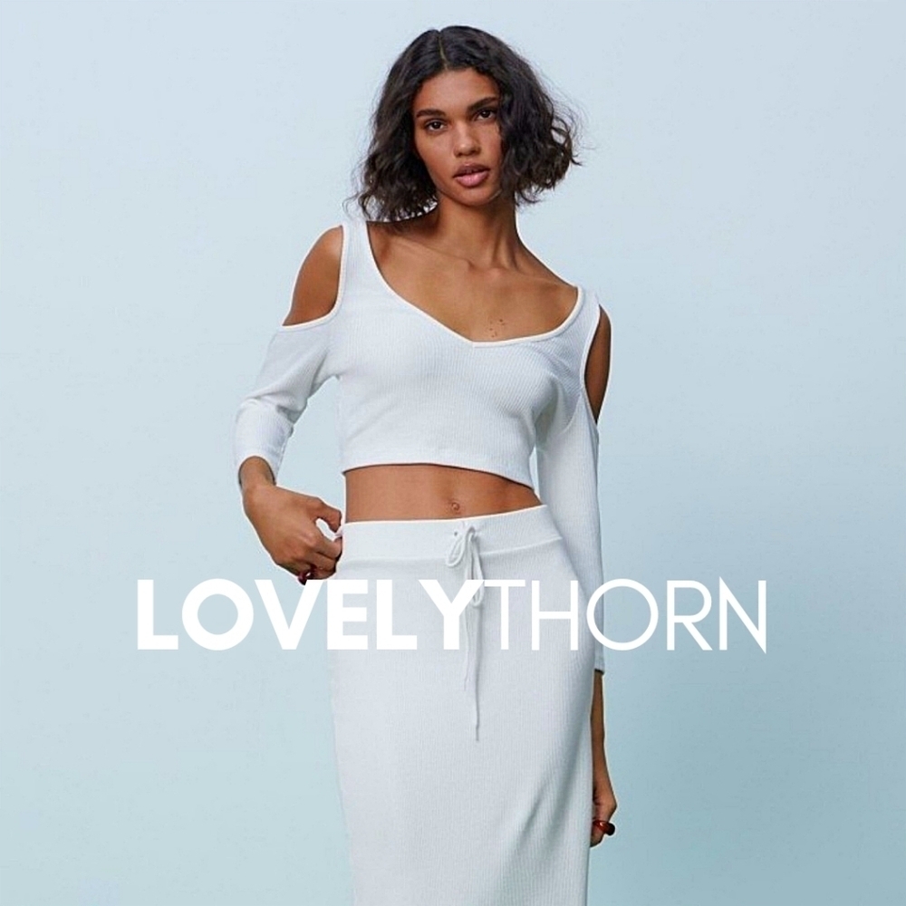 ZARA // white stretch rib knit 3/4 sleeve cut-out cold shoulder crop top